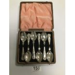 A CASED SET OF SILVER KINGS PATTERN TEASPOONS, HALLMARKED SHEFFIELD 1970 BY PINDER BROTHERS, IN
