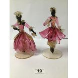 A PAIR OF ITALIAN MURANO GLASS FIGURES OF A GENTLEMAN AND LADY, LARGEST 21.5CM HIGH (ONE AF)