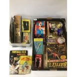 A BOX OF VINTAGE TOYS INCLUDING RAILWAYS AND ANNUALS