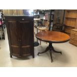 A GEORGIAN MAHOGANY CORNER UNIT WITH A GEORGIAN TILT TOP TABLE