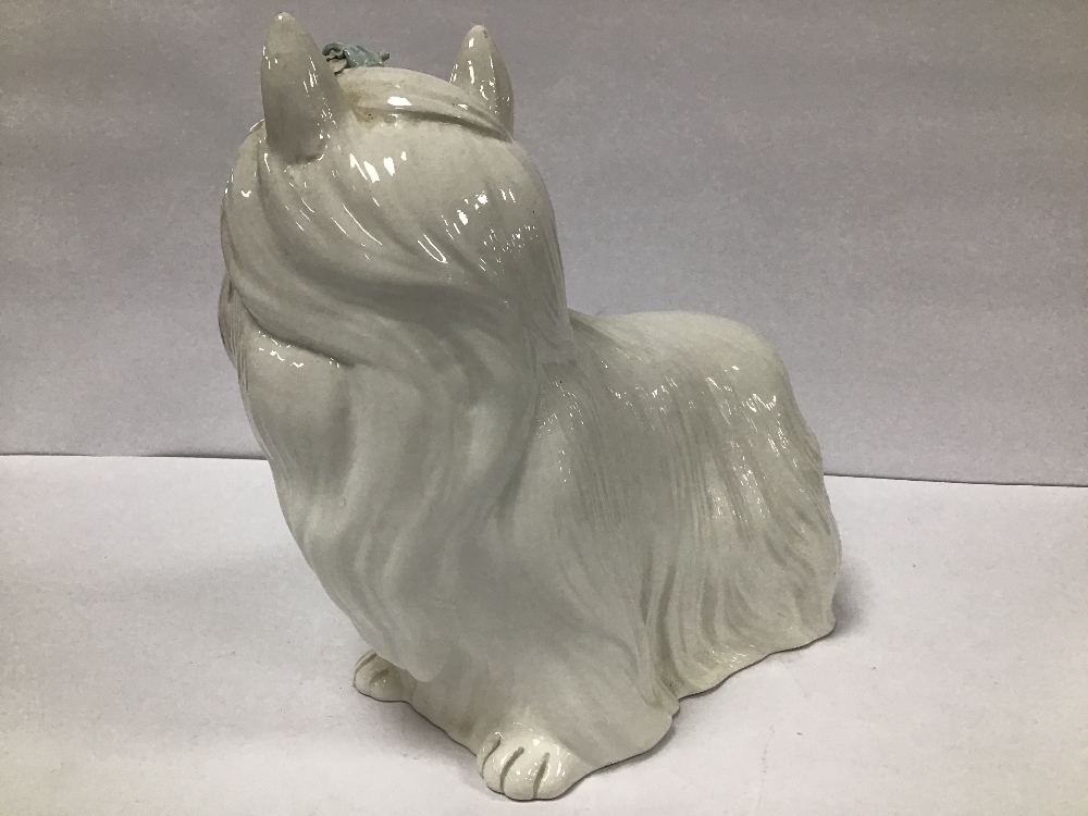 AN ITALIAN CERAMIC FIGURE OF A SHIH TZU, MARKED TO BASE ITALY A.759/B, CSM, 21CM HIGH (AF) - Image 3 of 4