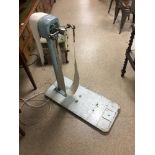 A VINTAGE FAT REDUCING EXCERCISE MACHINE W/O