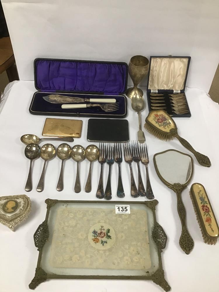 A MIXED LOT OF COLLECTABLES INCLUDING A DRESSING TABLE SET WITH PIERCED DETAILING, SILVER PLATE FISH