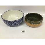 A LATE 19TH/EARLY 20TH CENTURY ROYAL DOULTON BLUE AND WHITE PRUNUS PATTERN GLAZED BOWL, 20CM