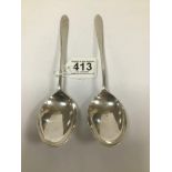 A PAIR OF SILVER TABLESPOONS, HALLMARKED SHEFFIELD 1961 BY WALKER AND HALL, 108G