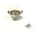 A GEORGE V SILVER TWO HANDLED CUP, HALLMARKED BIRMINGHAM 1923 BY JOSEPH GLOSTER LTD, 36.5G