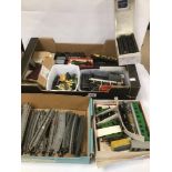 A COLLECTION OF ASSORTED MODEL RAILWAY RELATED ITEMS, INCLUDING TRACK, AIRFIX LOCO'S, CARRIAGES,