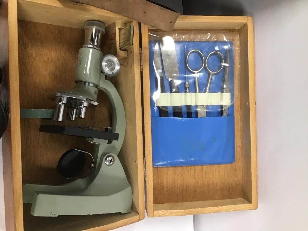 A QUARTZ 5 VINTAGE FILM RECORDER IN ORIGINAL CASE, A SMALL MICROSCOPE AND AN INSTANT CAMERA - Image 3 of 9