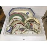 A QUANTITY OF CERAMIC DINNERWARE, MOST BEING PLATES, INCLUDING PIECES BY WEDGWOOD OF ETRURIA AND