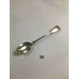 A LARGE VICTORIAN HALLMARKED SILVER FIDDLE AND THREAD PATTERN SERVING SPOON, HALLMARKED LONDON