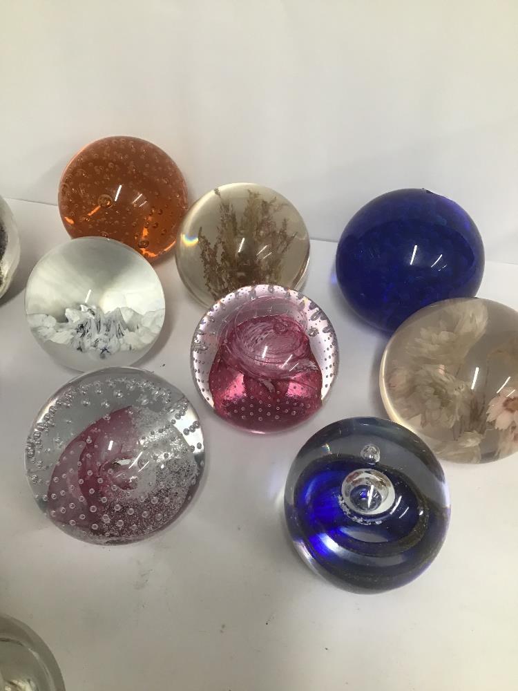 ELEVEN GLASS PAPERWEIGHTS, INCLUDING TWO BY CAITHNESS 'PINK CHAMPAGNE' AND 'CAULDRON', LANGHAM GLASS - Image 3 of 3