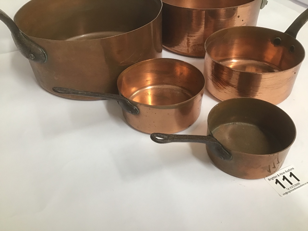 A SET OF FIVE COPPER SAUCEPANS OF GRADUATED FROM, LARGEST 34CM LONG - Image 3 of 4