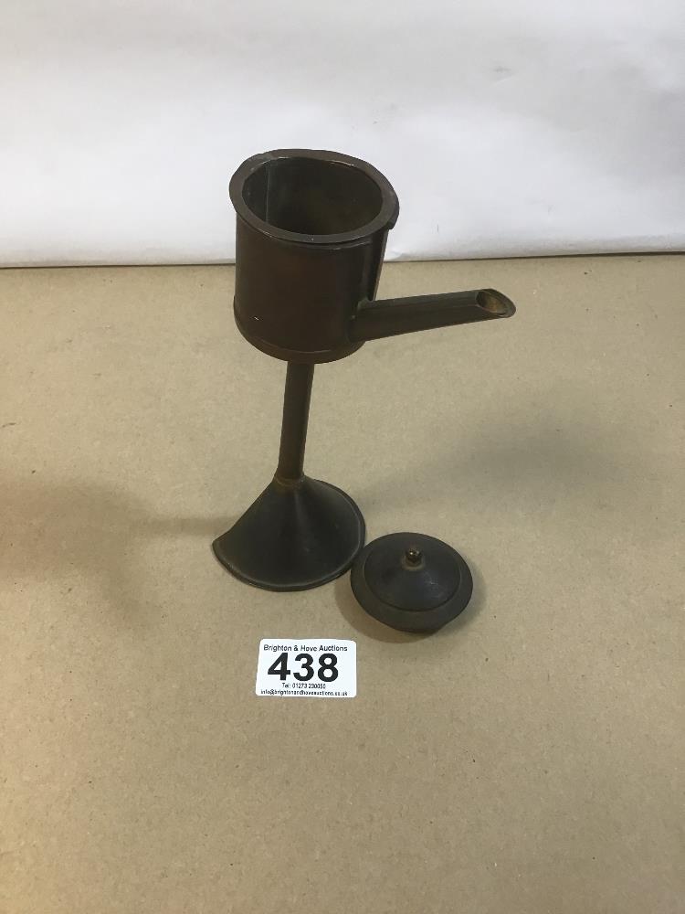 A 19TH CENTURY COPPER WHALE OIL LAMP ON STAND, STAMPED MARK TO THE BASE GHS, 19CM HIGH - Image 3 of 5