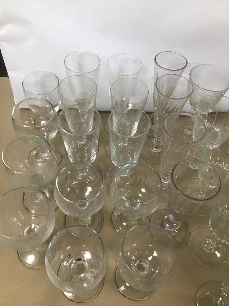 AN ASSORTMENT OF VINTAGE DRINKING GLASSES INCLUDING GEORGIAN AND VICTORIAN, MOST FOR WINE, LARGEST - Image 3 of 3