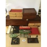 AN ASSORTMENT OF WOODEN PEN TRAYS OF DIFFERENT WOODS AND SIZES, LARGEST 41CM WIDE, TOGETHER WITH
