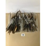 A QUANTITY OF HORN HANDLED PAGE TURNERS/LETTER OPENERS