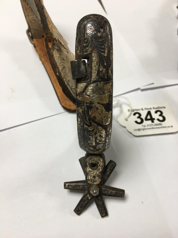 A PAIR OF MEXICAN CHIHUAHUA SPURS WITH SILVER INLAY THROUGHOUT ON STEEL, WITH ORIGINAL LEATHER - Image 4 of 9