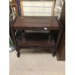 AN UNUSUAL FOLDING RETRO DRINKS TABLE, 78CM WIDE