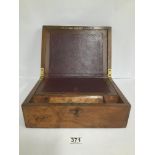A VICTORIAN WALNUT WRITING SLOPE OF RECTANGULAR FORM WITH KEY, 30CM WIDE