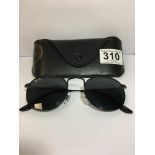 A PAIR OF RAY-BANS 3447 ROUND METAL 50-21 LENSES, MADE IN ITALY, IN ORIGINAL CASE