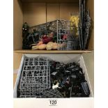 A QUANTITY OF ASSORTED WARHAMMER FIGURES AND OTHER SIMILAR PLASTIC FIGURES