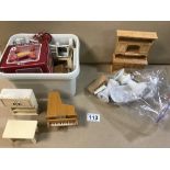 A MIXED LOT OF DOLLS HOUSE FURNITURE