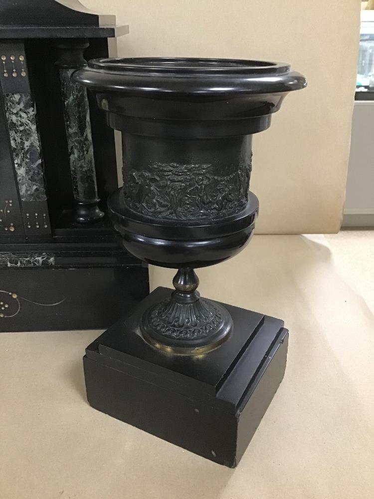 A EARLY 20TH CENTURY SLATE MANTLE CLOCK WITH GARNITURE COMES WITH PENDULUM AND KEY - Image 4 of 5