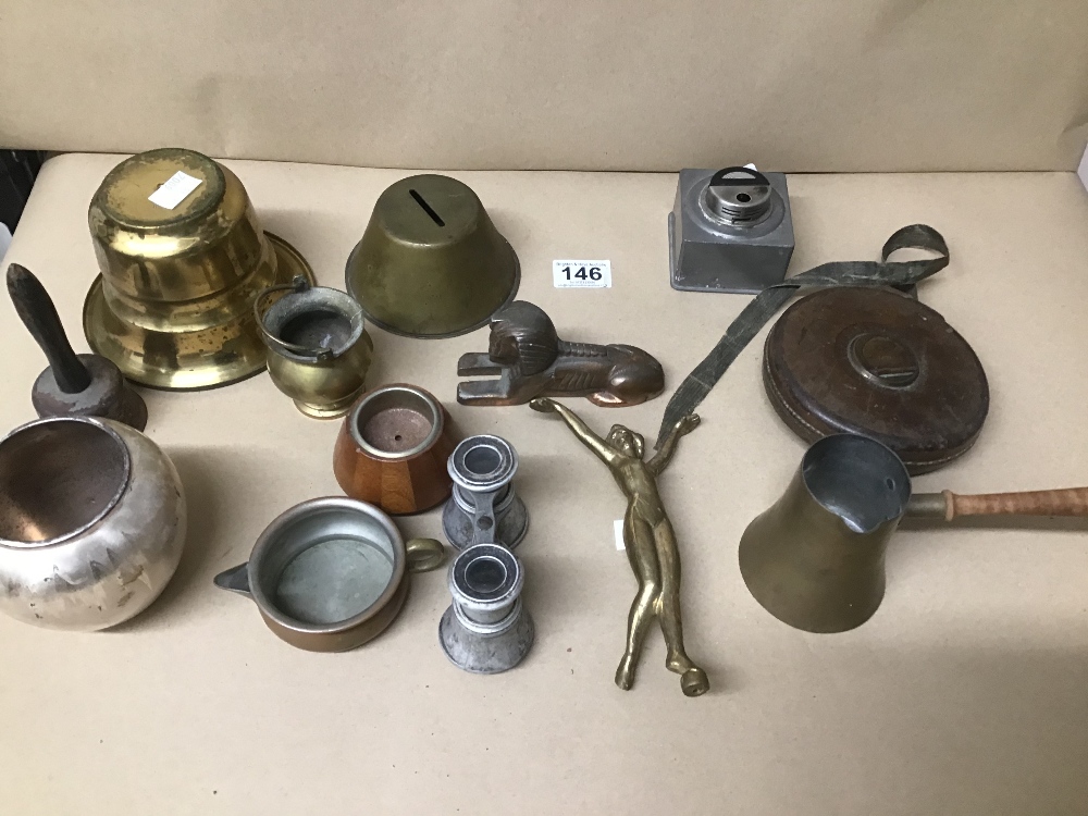 MIXED METAL WARE ITEMS INCLUDING A PEWTER WEST GERMAN REIN ZINN TABLE LIGHTER