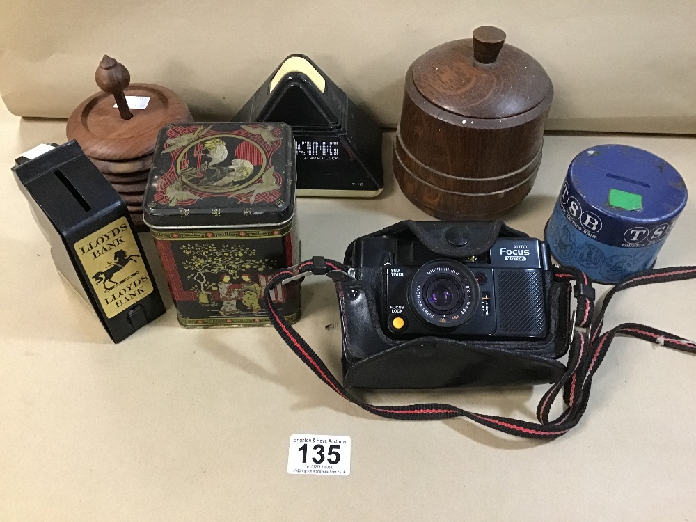 A MIXED LOT OF VINTAGE ITEMS, INCLUDING A YASHICA FULL AUTOMATIC INSTANT CAMERA, A T-10 TALKING