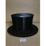 A LATE 19TH CENTURY COLLAPSIBLE TOP HAT 19 X 16 CM 15 CM HIGH