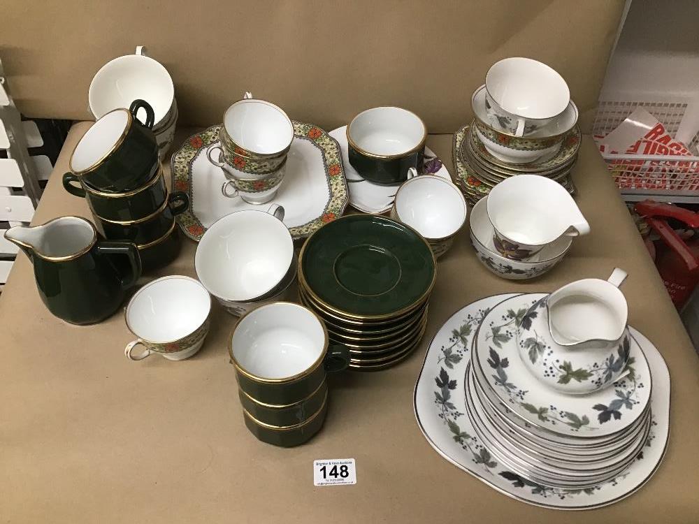 A MIXED COLLECTION OF CERAMICS / CHINA ROYAL DOULTON / AYNSLEY AND APILCO OF FRANCE