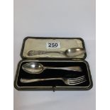 A SILVER CRISTENING FORK AND SPOON IN ORIGINAL BOX, HALLMARKED SHEFFIELD 1926 BY LEE AND WIGFULL,