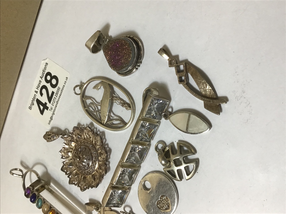 A MIXED LOT OF VINTAGE SILVER PENDANTS OF VARYING SHAPES AND DESIGNS, SOME GEM SET, INCLUDING A - Image 3 of 3