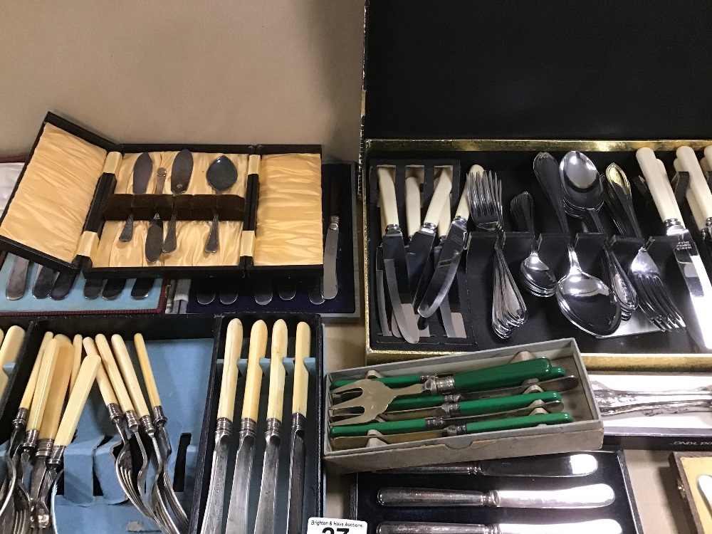 AN ASSORTMENT OF SILVER PLATE, MOSTLY FLATWARE, SO - Image 3 of 5