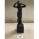 A RESIN NUDE FIGURE ON A MARBLE PLINTH, 26CM (AF)