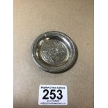 AN EGYPTIAN 900 GRADE SILVER PIN DISH OF CIRCULAR