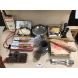 A BOX OF VINTAGE ITEMS INCLUDING TALA ICING SET, D