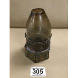 AN UNUSUAL CHINESE TABLETOP OIL LAMP WITH GLASS SH