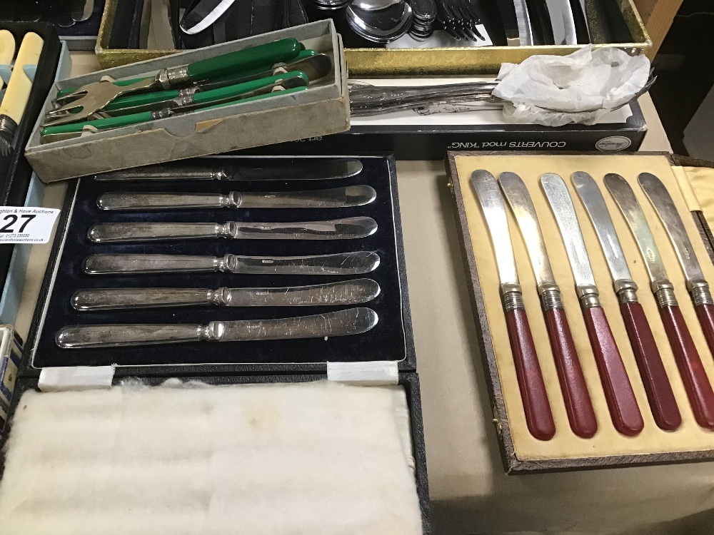 AN ASSORTMENT OF SILVER PLATE, MOSTLY FLATWARE, SO - Image 4 of 5