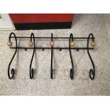 A RETRO FIVE HOOK METAL WALL MOUNTING COAT RACK, 70CM WIDE