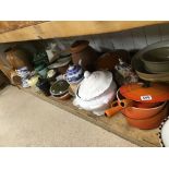 A LARGE COLLECTION OF KITCHENALIA AND OTHER CERAMICS INCLUDING LE CRUESET AND BESWICK