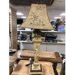 A LARGE ORIENTAL STYLE TABLE LAMP 100CMS