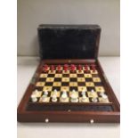 A VICTORIAN JAQUES "IN STATUS QUO" TRAVELLING CHESS SET TYPE II, C.1850'S, CARVED WHITE AND
