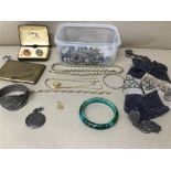 ASSORTED COSTUME JEWELLERY, INCLUDING NECKLACES, RINGS, EARRINGS, BANGLES AND MORE