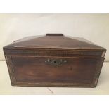 A LATE VICTORIAN MAHOGANY SEWING BOX WITH CONTENTS, THE BORDERS INLAID WITH PARQUETRY, 28CM WIDE