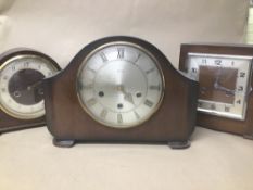 TWO MID CENTURY SMITHS MANTLE CLOCKS AND ANOTHER, LARGEST 25CM HIGH