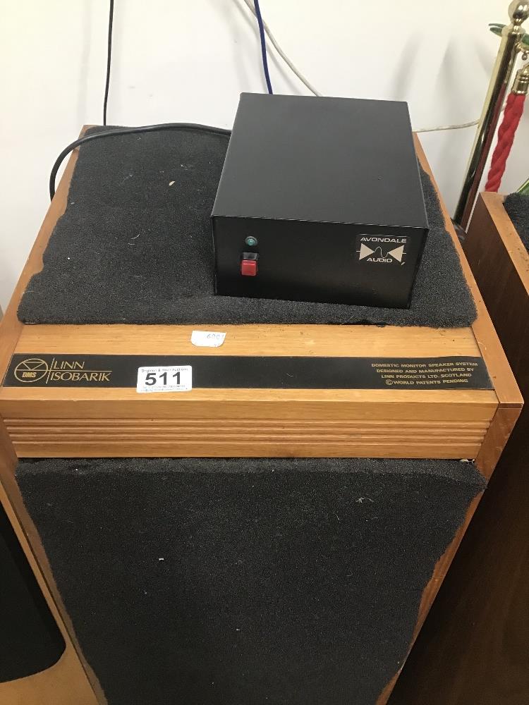 A PAIR OF VINTAGE LINN ISOBANK DMS HIFI SPEAKERS WITH STANDS AND AVONDALE AUDIO POWER SUPPLY - Image 3 of 7