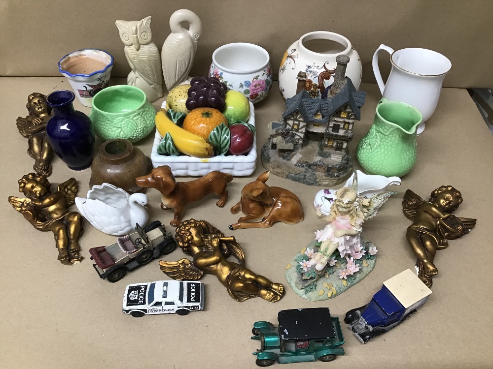 ASSORTED COLLECTABLES, INCLUDING FOUR GILT PLASTER CHERUBS, A STAFFORDSHIRE SADLER PATTERN POT, A