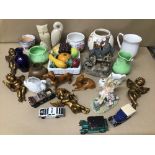 ASSORTED COLLECTABLES, INCLUDING FOUR GILT PLASTER CHERUBS, A STAFFORDSHIRE SADLER PATTERN POT, A