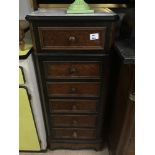 A FRENCH DRAWER UNIT WITH A WHITE MARBLE TOP, FOUR DRAWERS, AND A CUPBOARD